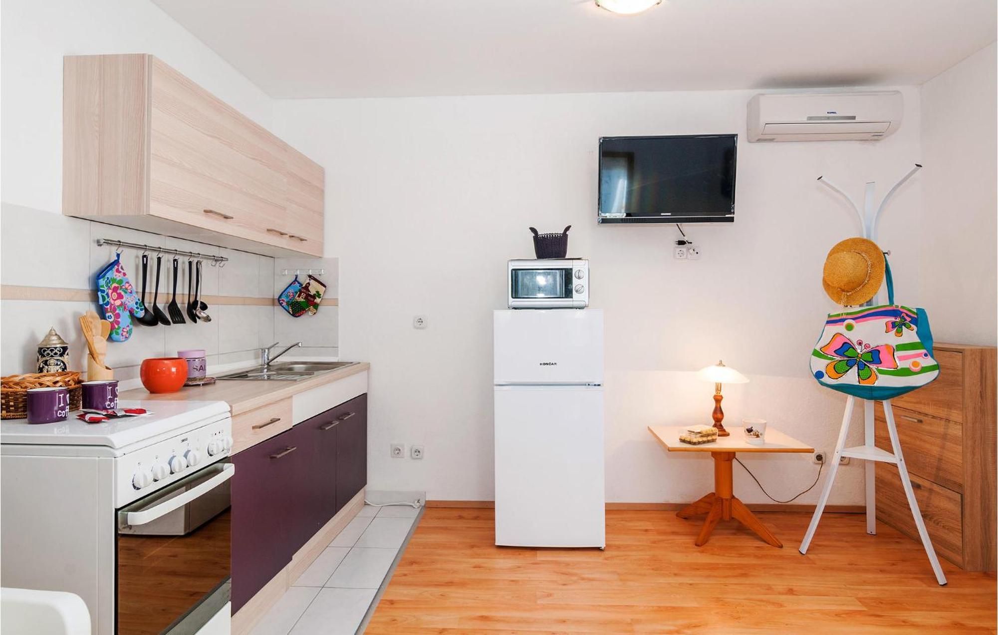 Two-Bedroom Apartment in Vinjerac Buitenkant foto